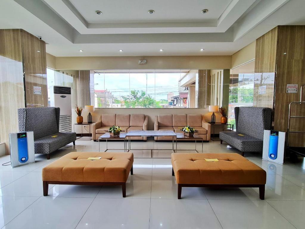 District 21 Hotel Iloilo Exterior foto