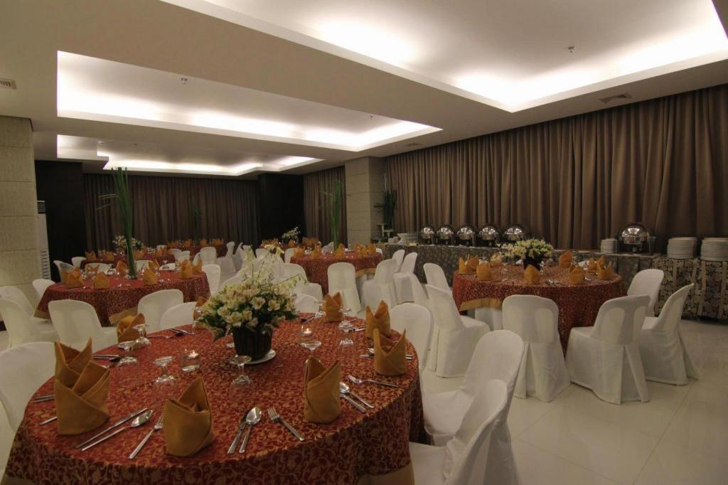 District 21 Hotel Iloilo Exterior foto