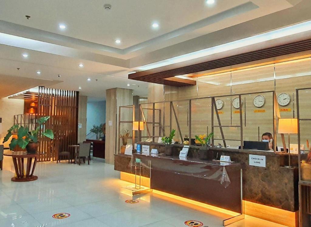 District 21 Hotel Iloilo Exterior foto