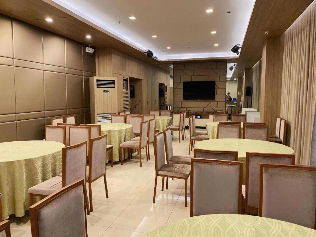 District 21 Hotel Iloilo Exterior foto